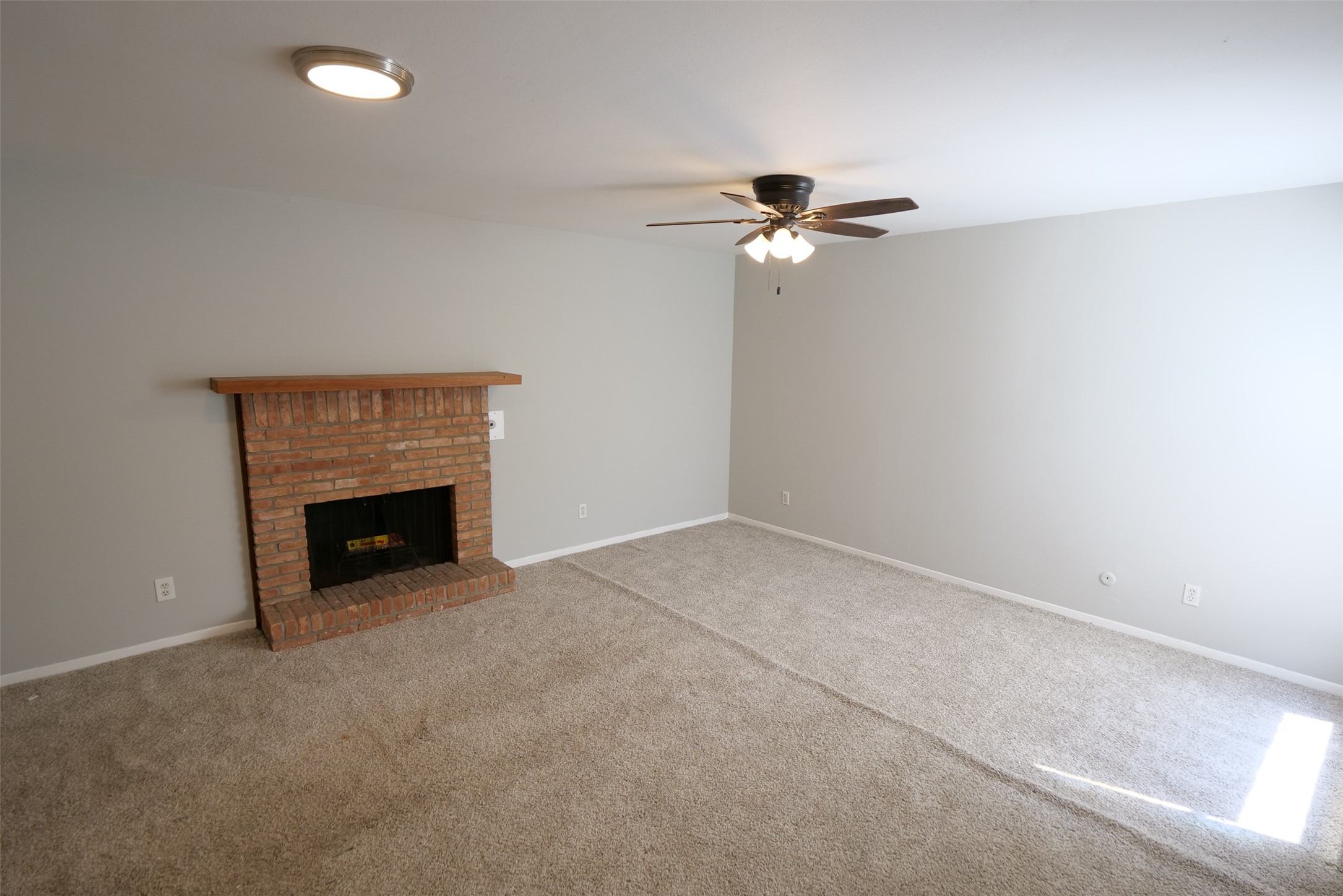 9526 Val Verde Street Houston, TX 77063 - Photo 27 of 36