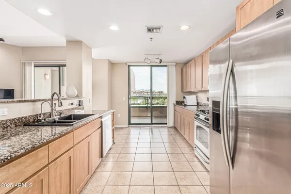 $439,000 | 16 West Encanto Boulevard, Unit 312, Phoenix, AZ 85003