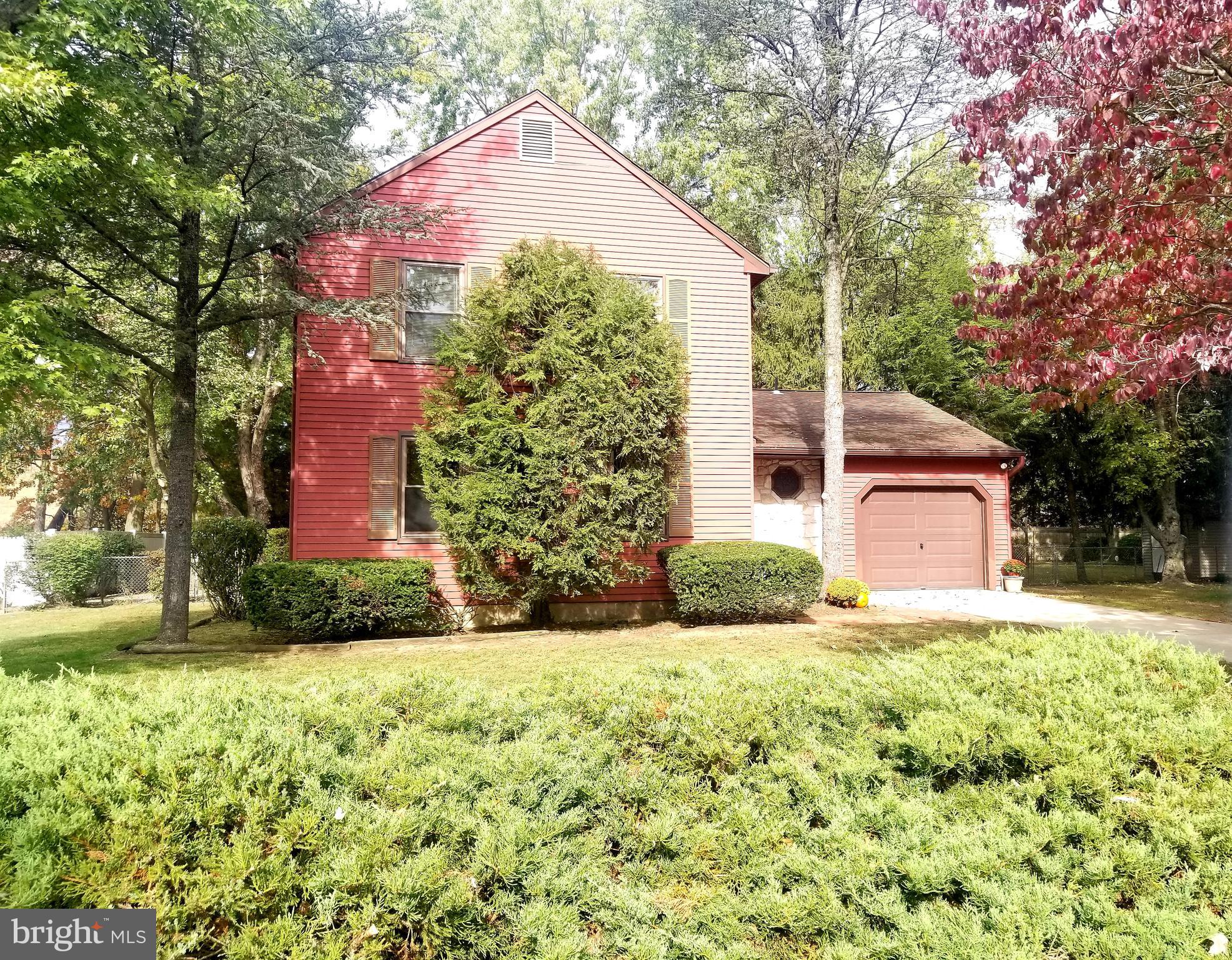 411 Apple Road Beverly, NJ 08010 - Photo 2 of 46