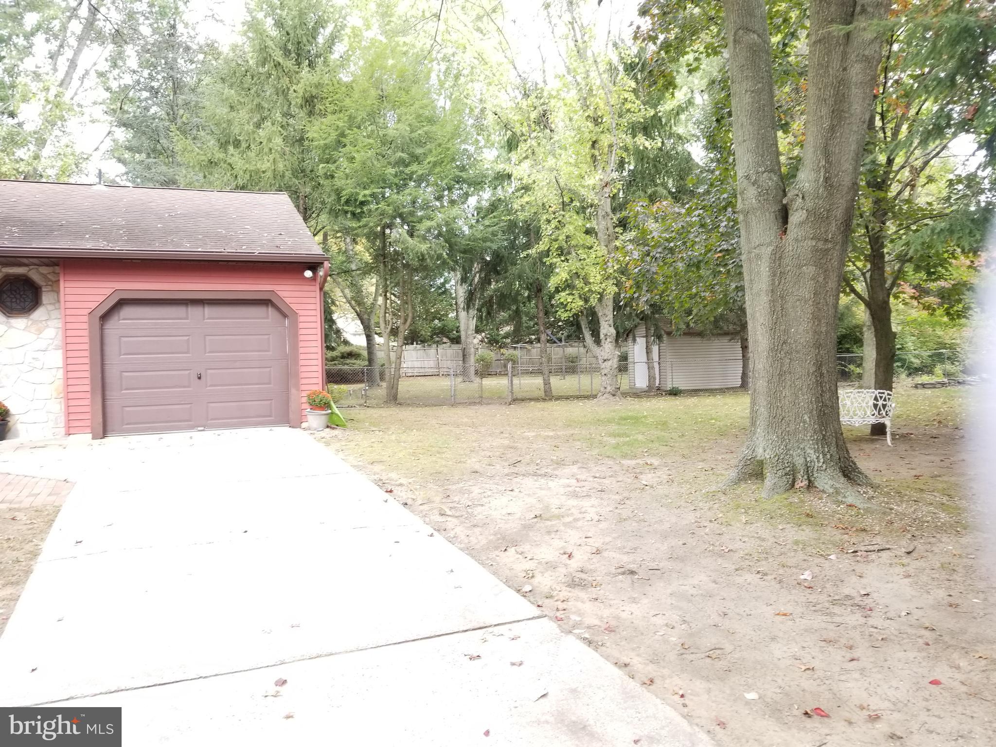 411 Apple Road Beverly, NJ 08010 - Photo 9 of 46