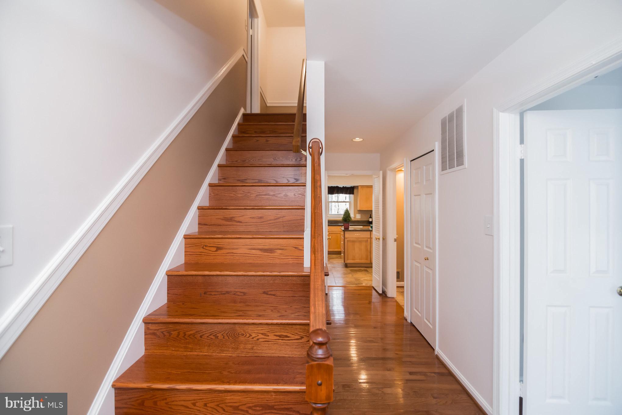 13016 Smoketown Road Woodbridge, VA 22192 - Photo 16 of 30 a view of an entryway