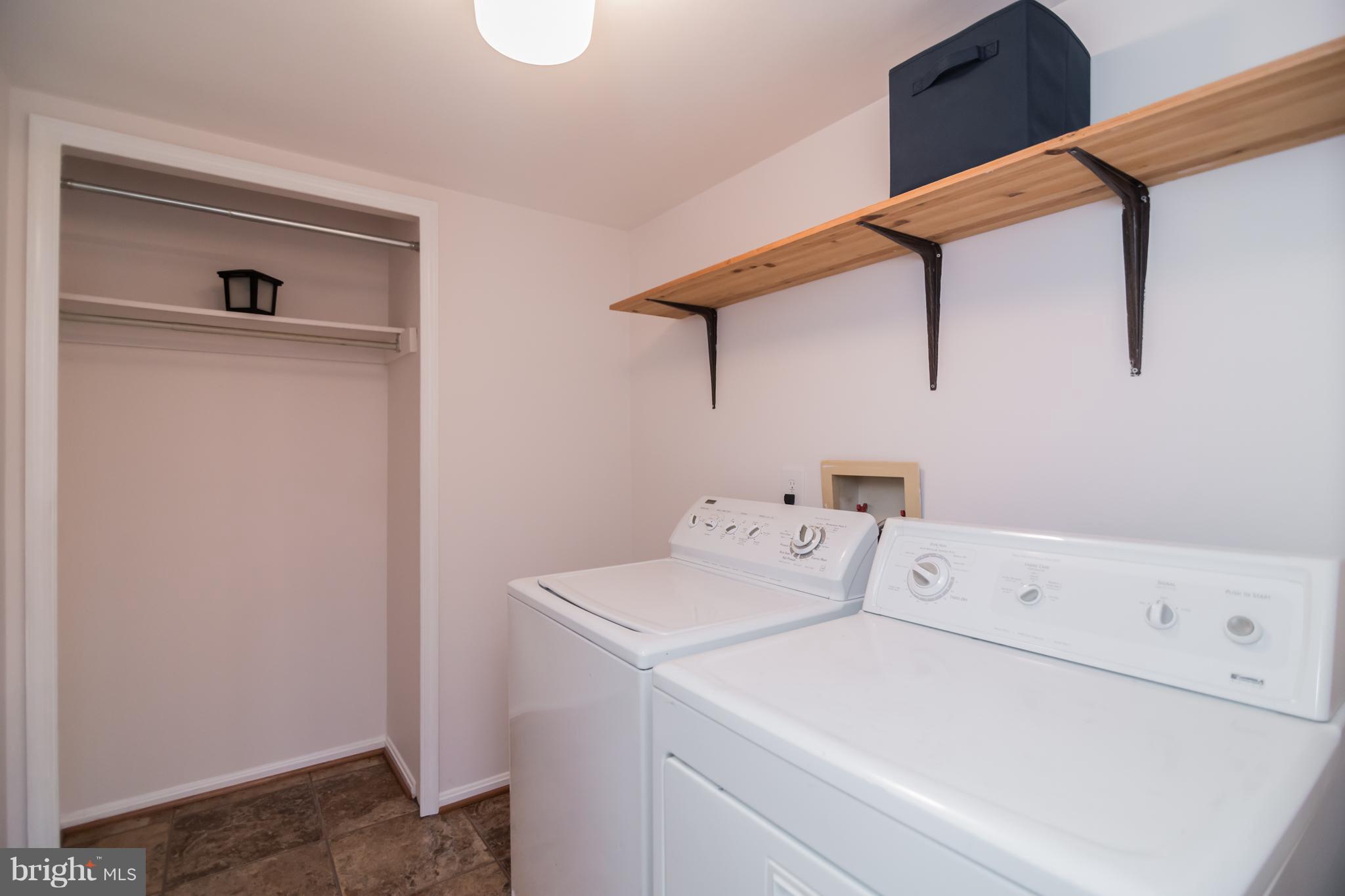13016 Smoketown Road Woodbridge, VA 22192 - Photo 19 of 30 a utility room with dryer and washer
