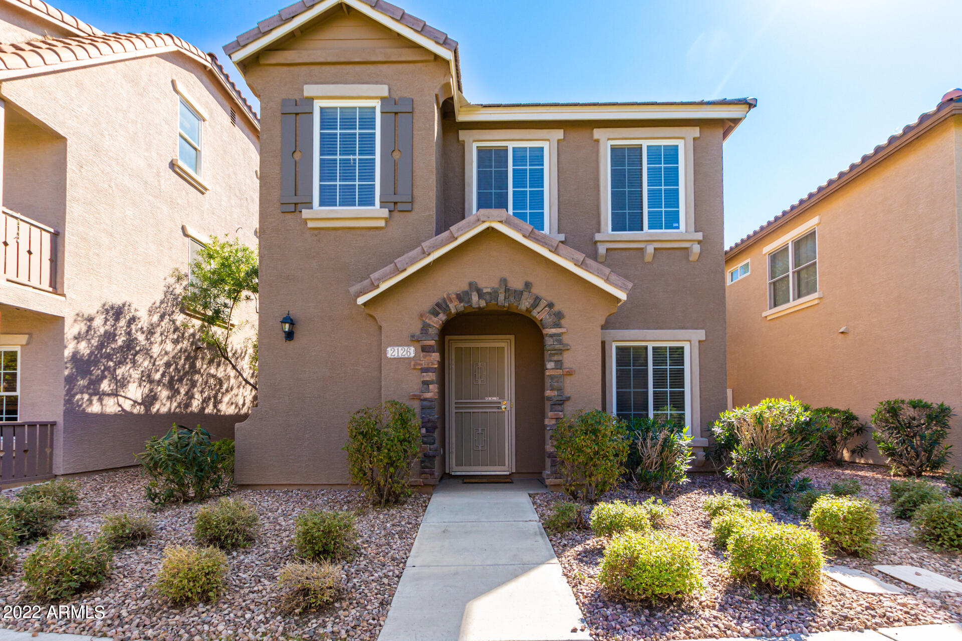 2126 East Fraktur Road Phoenix, AZ 85040 - Photo 1 of 17 01 Faktur