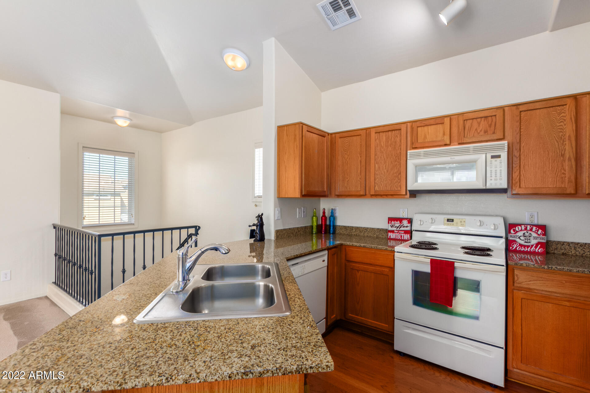 2126 East Fraktur Road Phoenix, AZ 85040 - Photo 4 of 17 09 Faktur