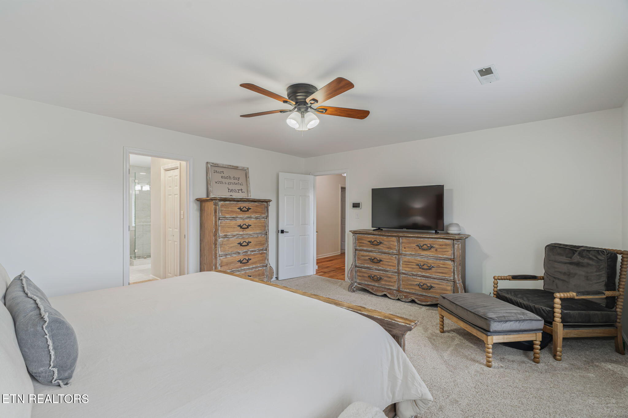 5817 Penshurst Court Powell, TN 37849 - Photo 23 of 49 23-web-or-mls-5817 Penshurst Court-24