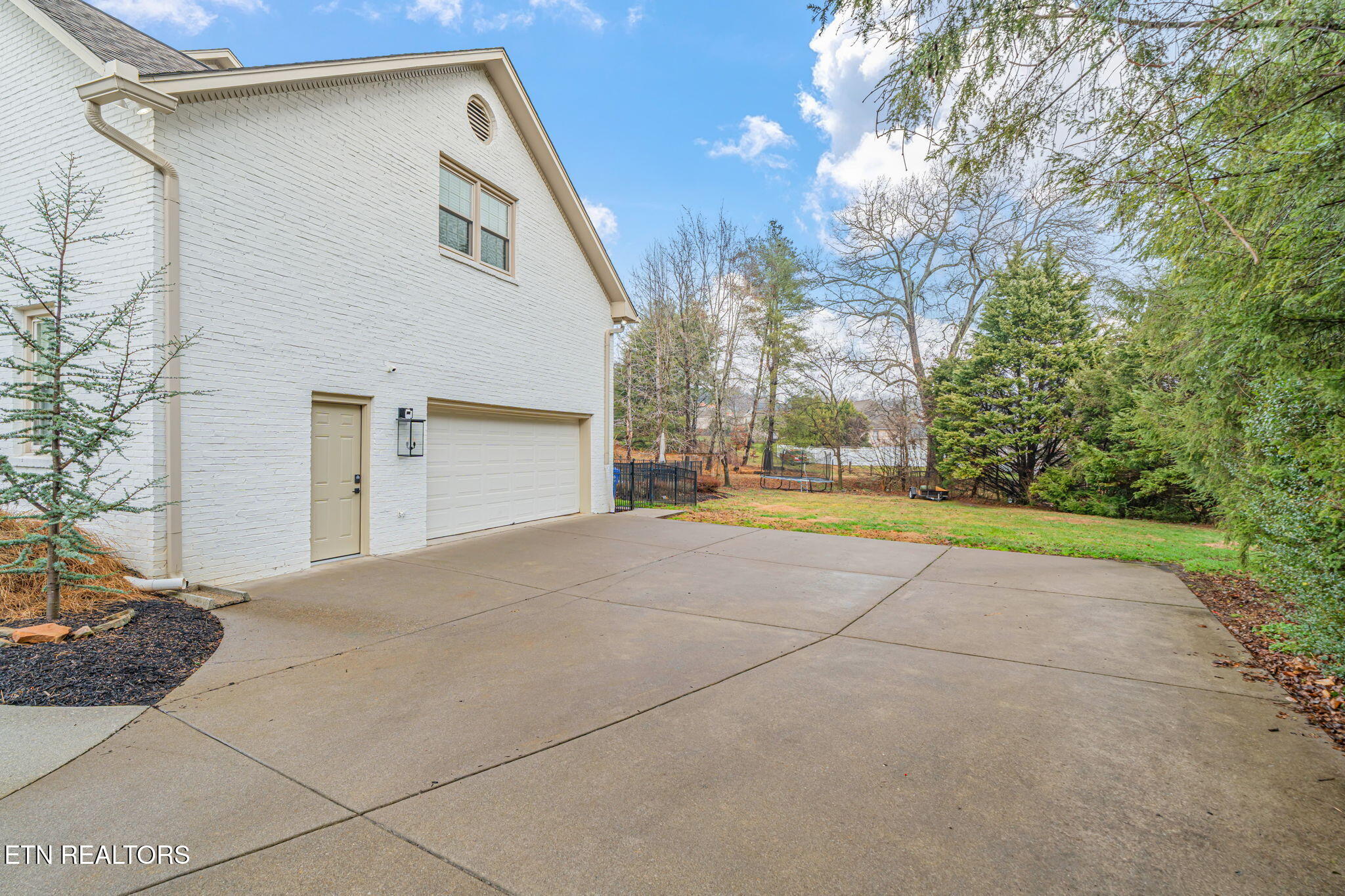 5817 Penshurst Court Powell, TN 37849 - Photo 3 of 49 3-web-or-mls-5817 Penshurst Court-4