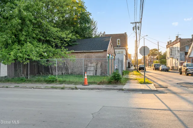 $375,000 | 3076 6th Avenue, Troy, NY 12180