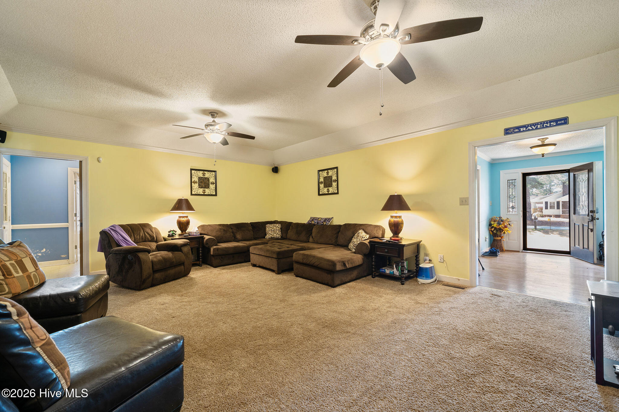 114 Maple Street Warsaw, NC 28398 - Photo 6 of 29 Living Room