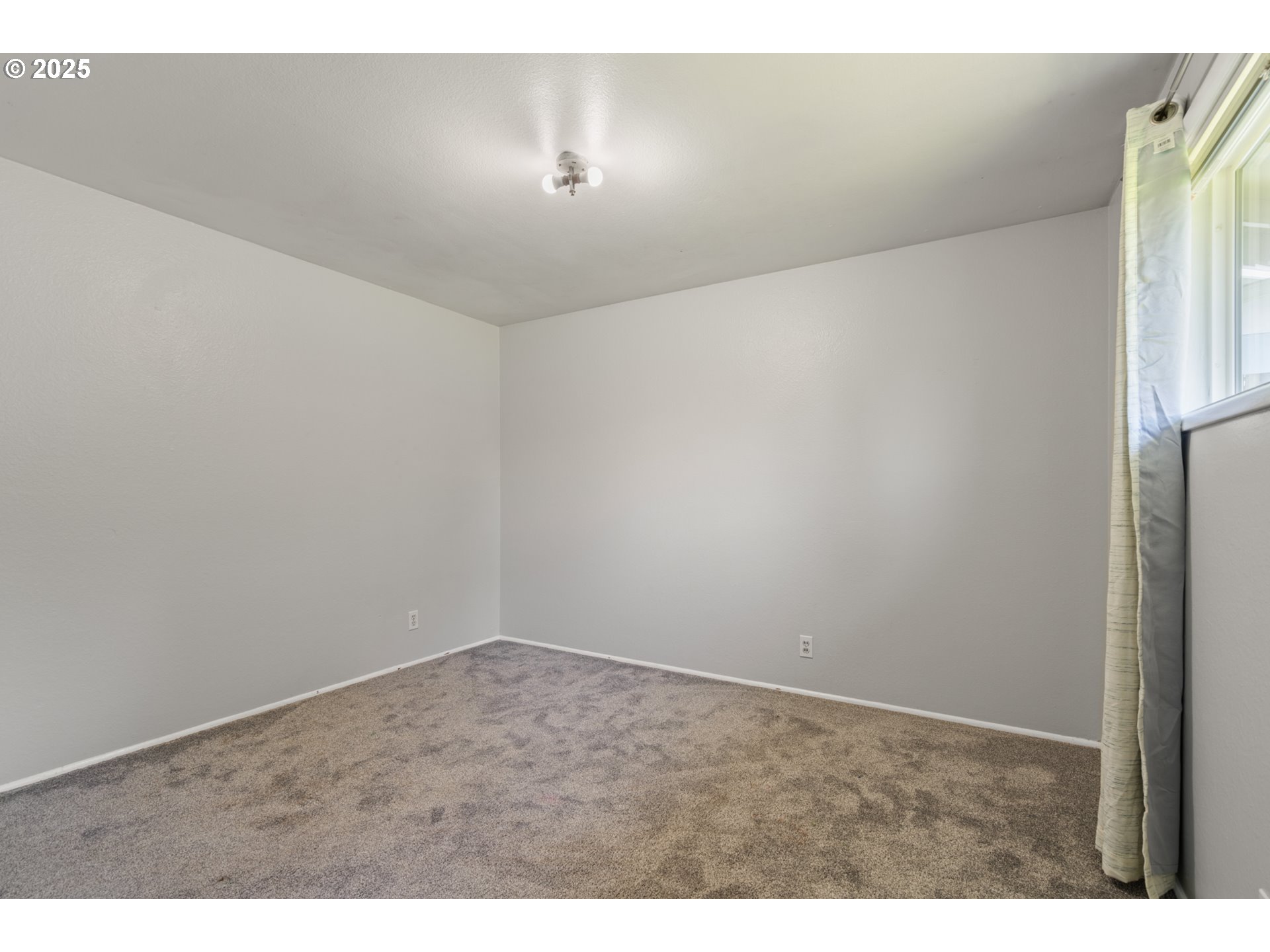 1855 Alderwood Street Eugene, OR 97404 - Photo 23 of 31 a view of an empty room