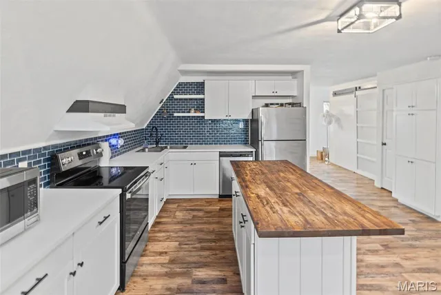 $295,000 | 741 East Lake Drive, Edwardsville, IL 62025