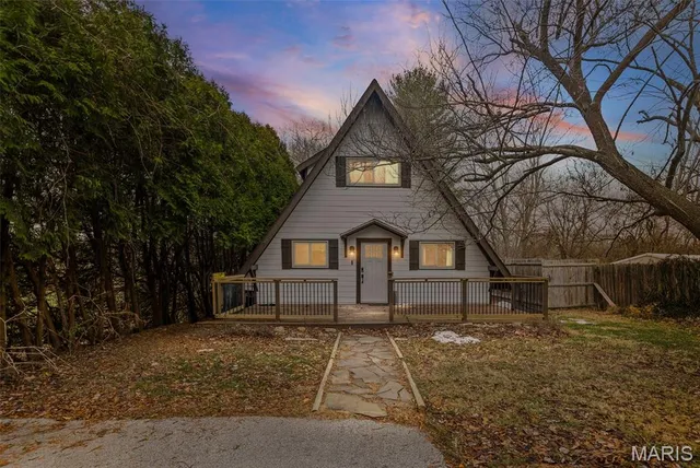 $295,000 | 741 East Lake Drive, Edwardsville, IL 62025