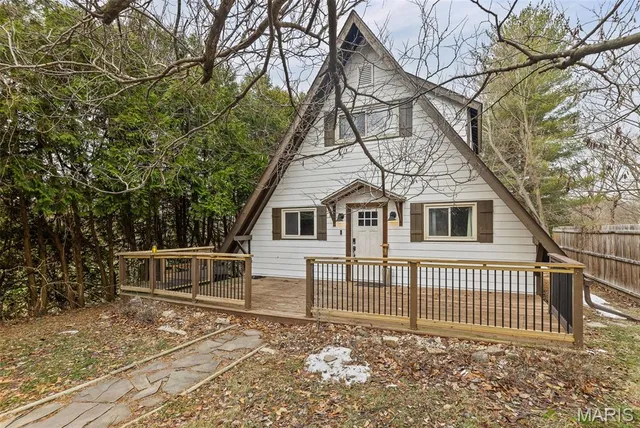 $295,000 | 741 East Lake Drive, Edwardsville, IL 62025