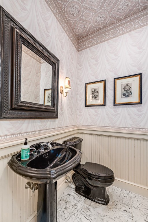 147 Beavertail Road Jamestown, RI 02835 - Photo 27 of 46 First floor half bath.