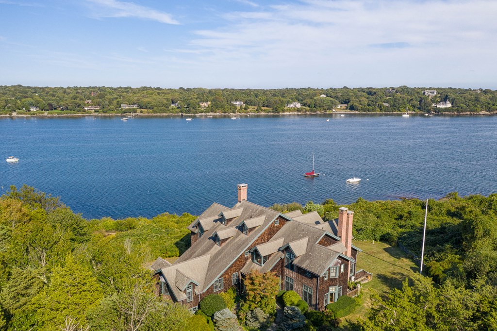 147 Beavertail Road Jamestown, RI 02835 - Photo 43 of 46