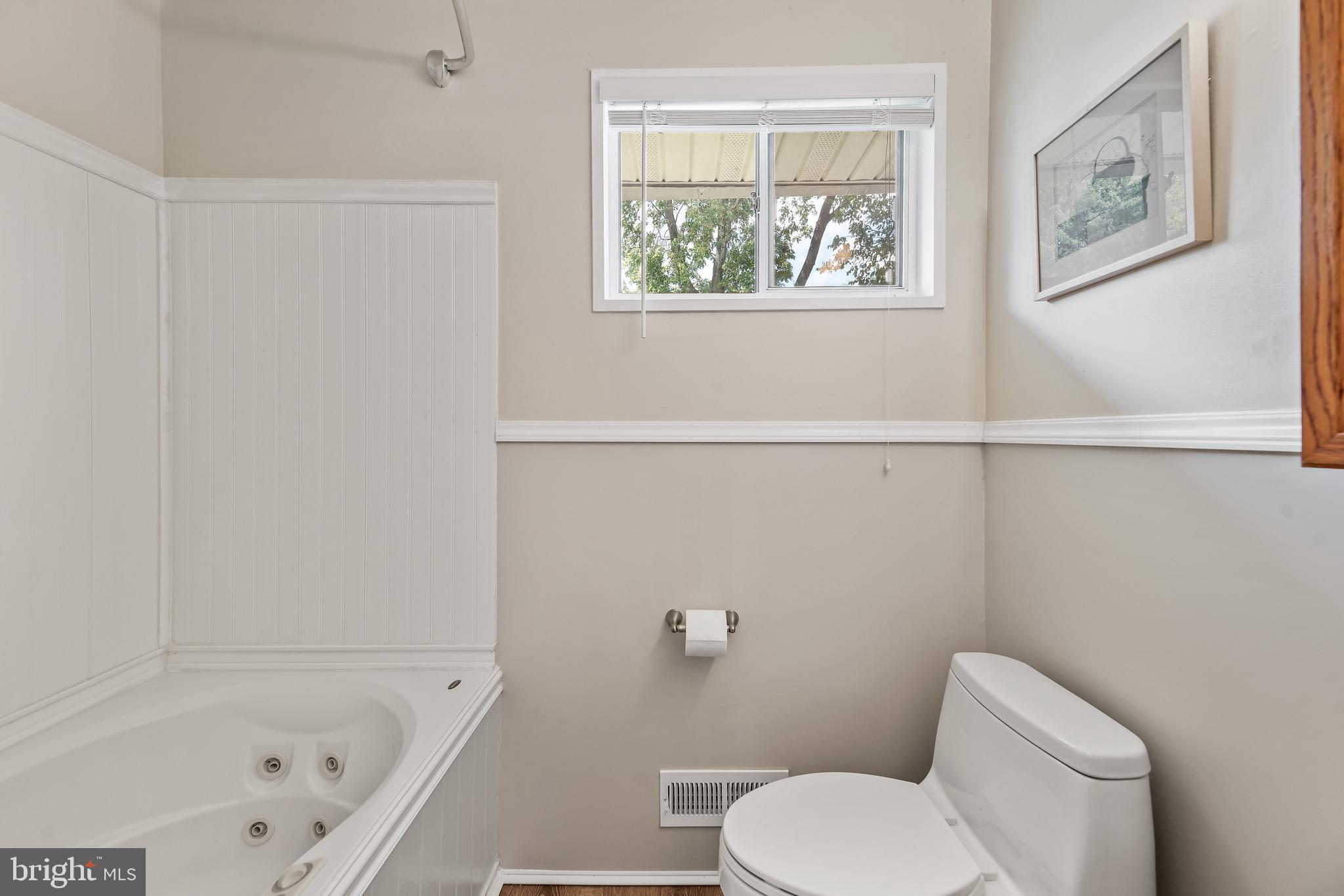 364 Walker Street Aberdeen, MD 21001 - Photo 19 of 29 Jacuzzi tub