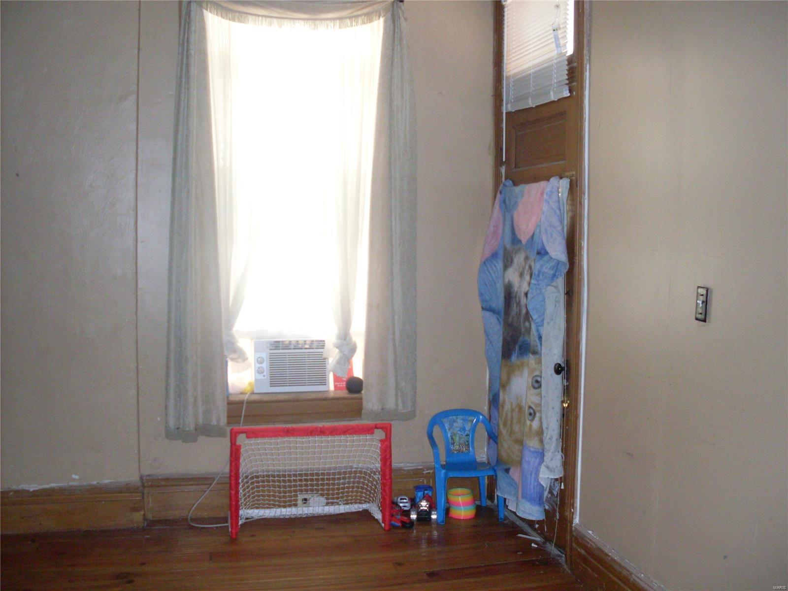 3237 Barrett Street St. Louis, MO 63107 - Photo 20 of 39