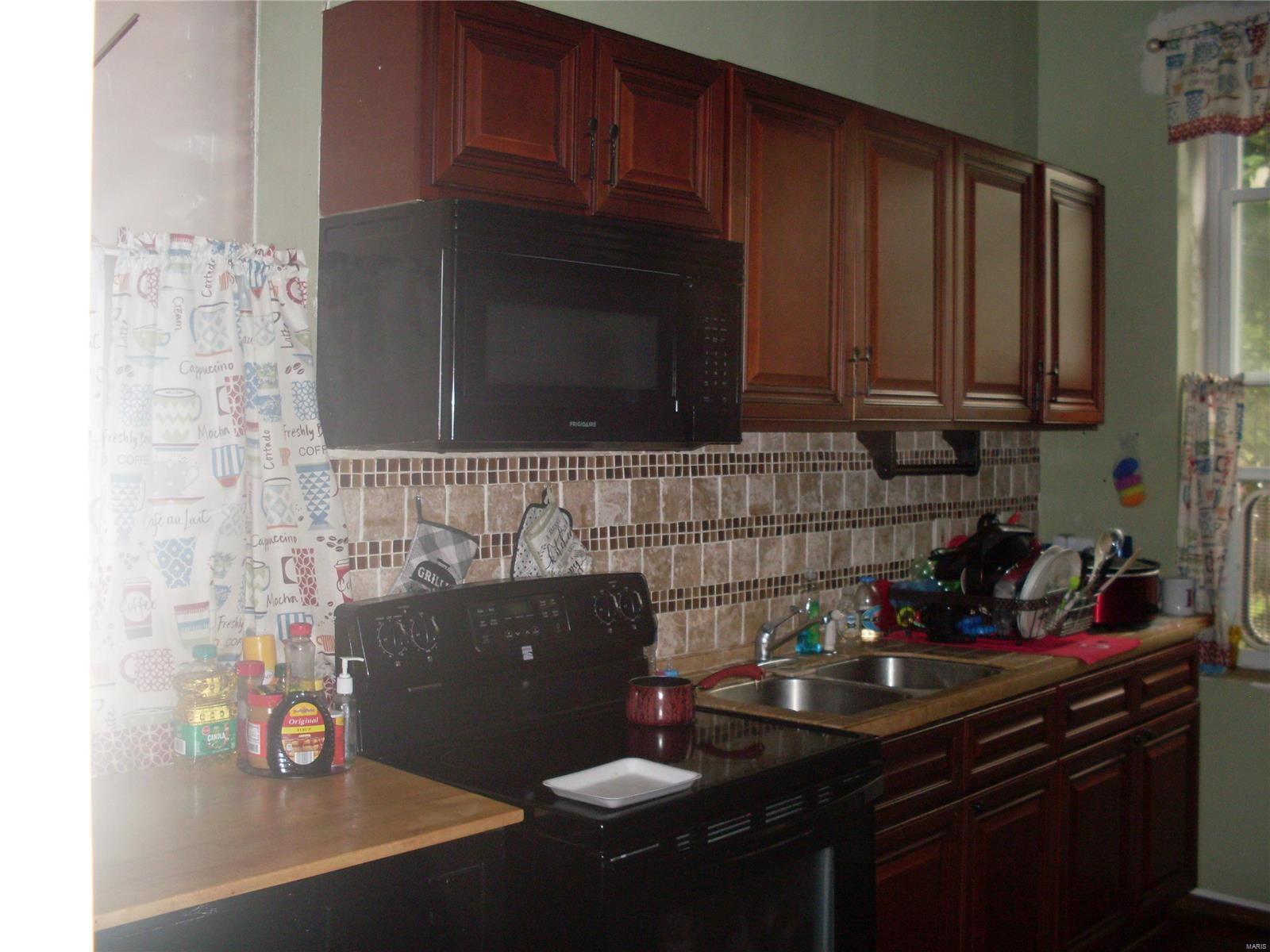 3237 Barrett Street St. Louis, MO 63107 - Photo 7 of 39