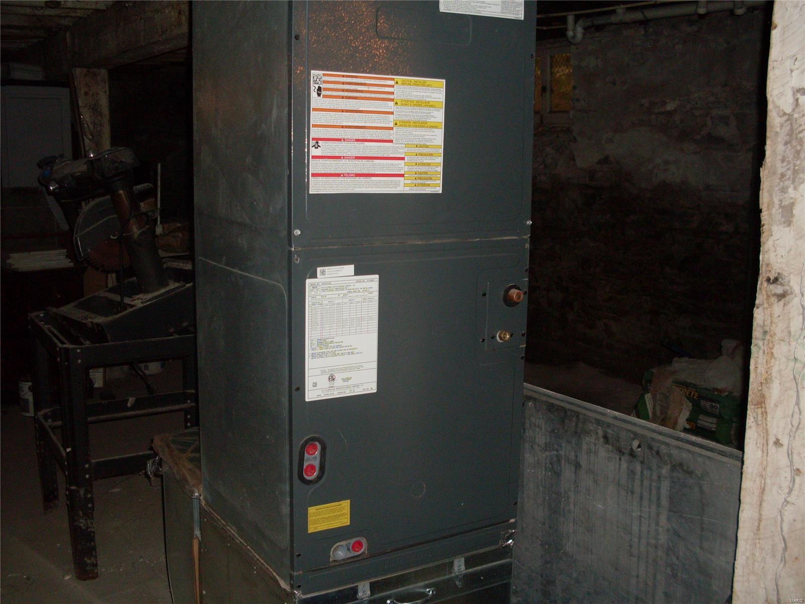 3237 Barrett Street St. Louis, MO 63107 - Photo 10 of 39