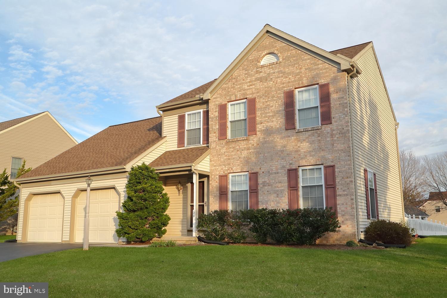 28 Duffield Drive Lititz, PA 17543 - Photo 1 of 25 Welcome to 28 Duffield Dr!