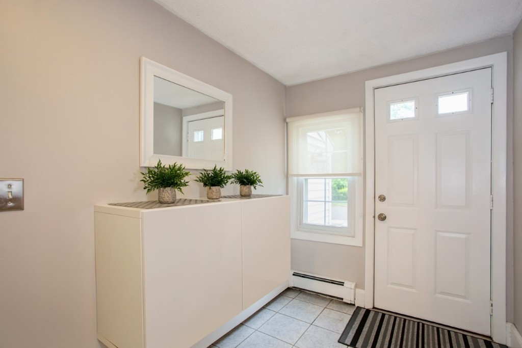 55 Springvale Road Reading, MA 01867 - Photo 3 of 30 Gallery Image 3