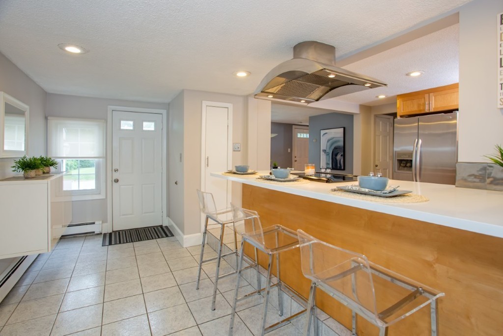 55 Springvale Road Reading, MA 01867 - Photo 6 of 30 Gallery Image 6