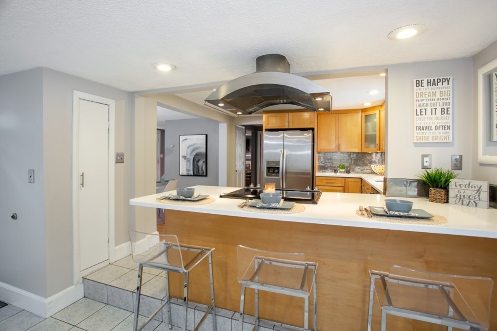 55 Springvale Road Reading, MA 01867 - Photo 7 of 30 Gallery Image 7