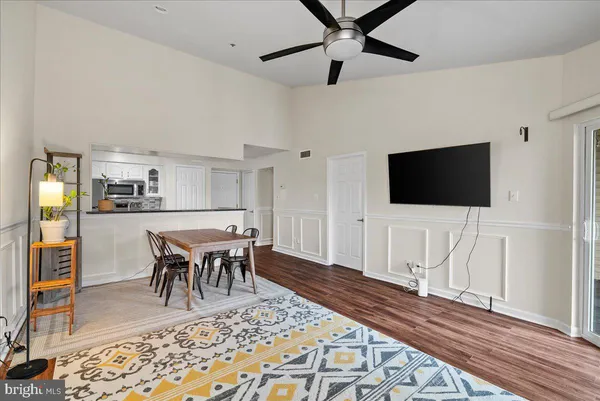 $2,150 | 3311 Wyndham Circle, Unit 4200, Alexandria, VA 22302