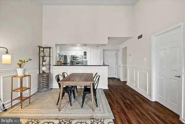 $2,150 | 3311 Wyndham Circle, Unit 4200, Alexandria, VA 22302