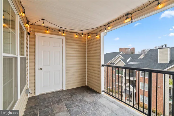$2,150 | 3311 Wyndham Circle, Unit 4200, Alexandria, VA 22302