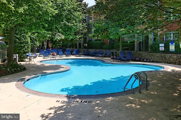 $2,150 | 3311 Wyndham Circle, Unit 4200, Alexandria, VA 22302