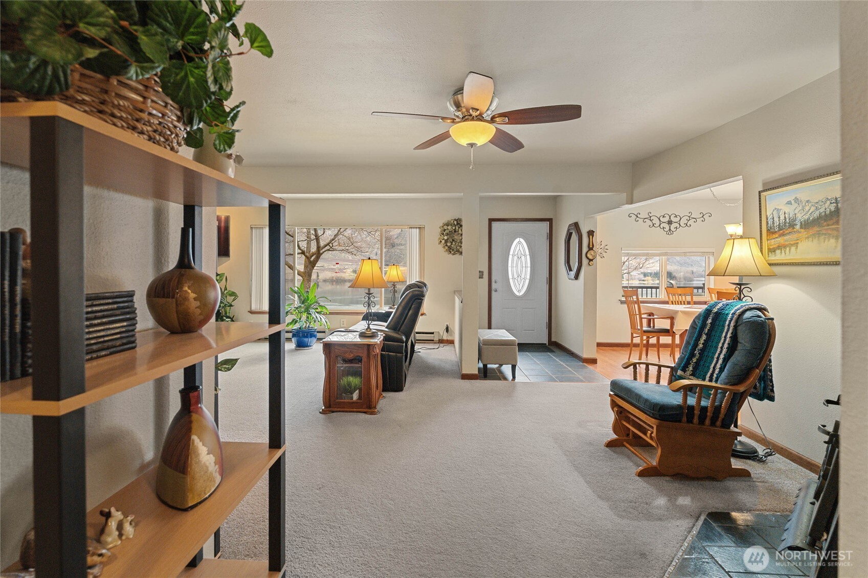 2548 Entiat Way Entiat, WA 98822 - Photo 4 of 40 a view of a room with gym equipment