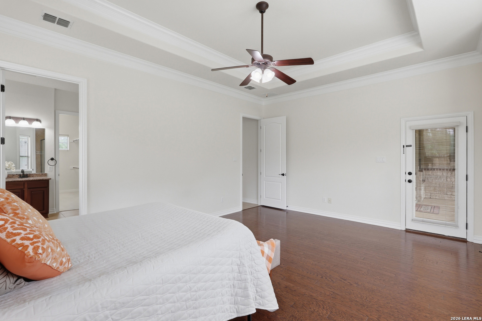 8919 Comanche Pth Garden Ridge, TX 78266 - Photo 15 of 46