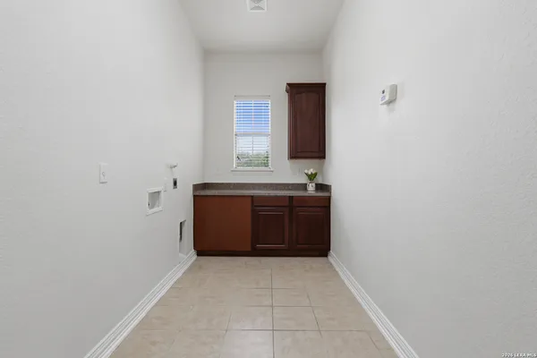 $759,000 | 8919 Comanche Pth, Garden Ridge, TX 78266
