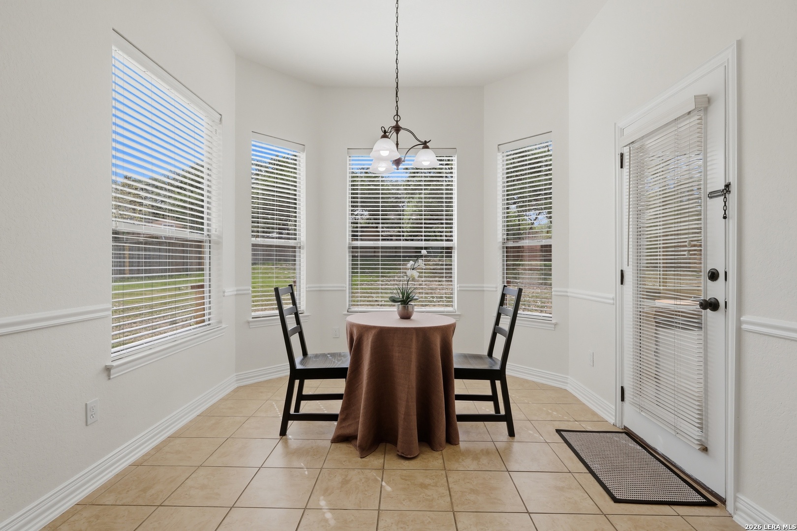 8919 Comanche Pth Garden Ridge, TX 78266 - Photo 10 of 46