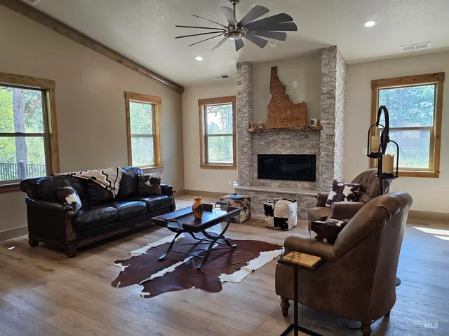 $1,675,000 | 12930 Dawn Drive, Donnelly, ID 83615