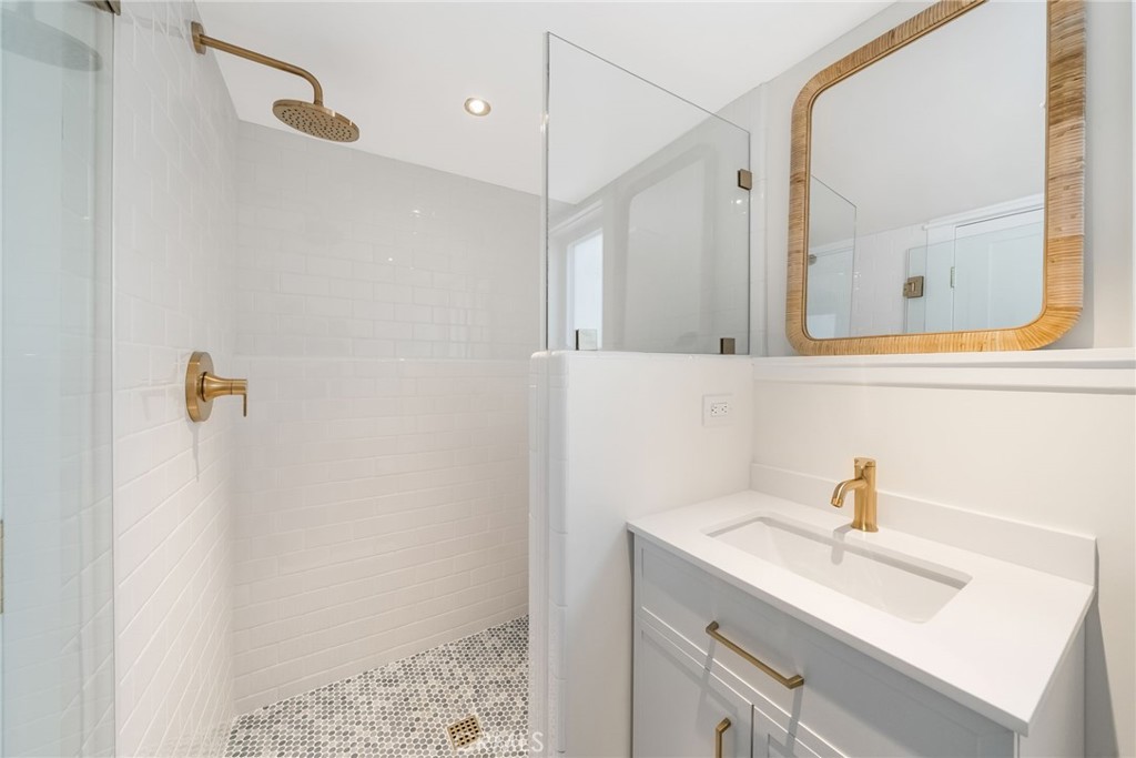31729 Fairview Road, Unit LEFT Laguna Beach, CA 92651 - Photo 14 of 23