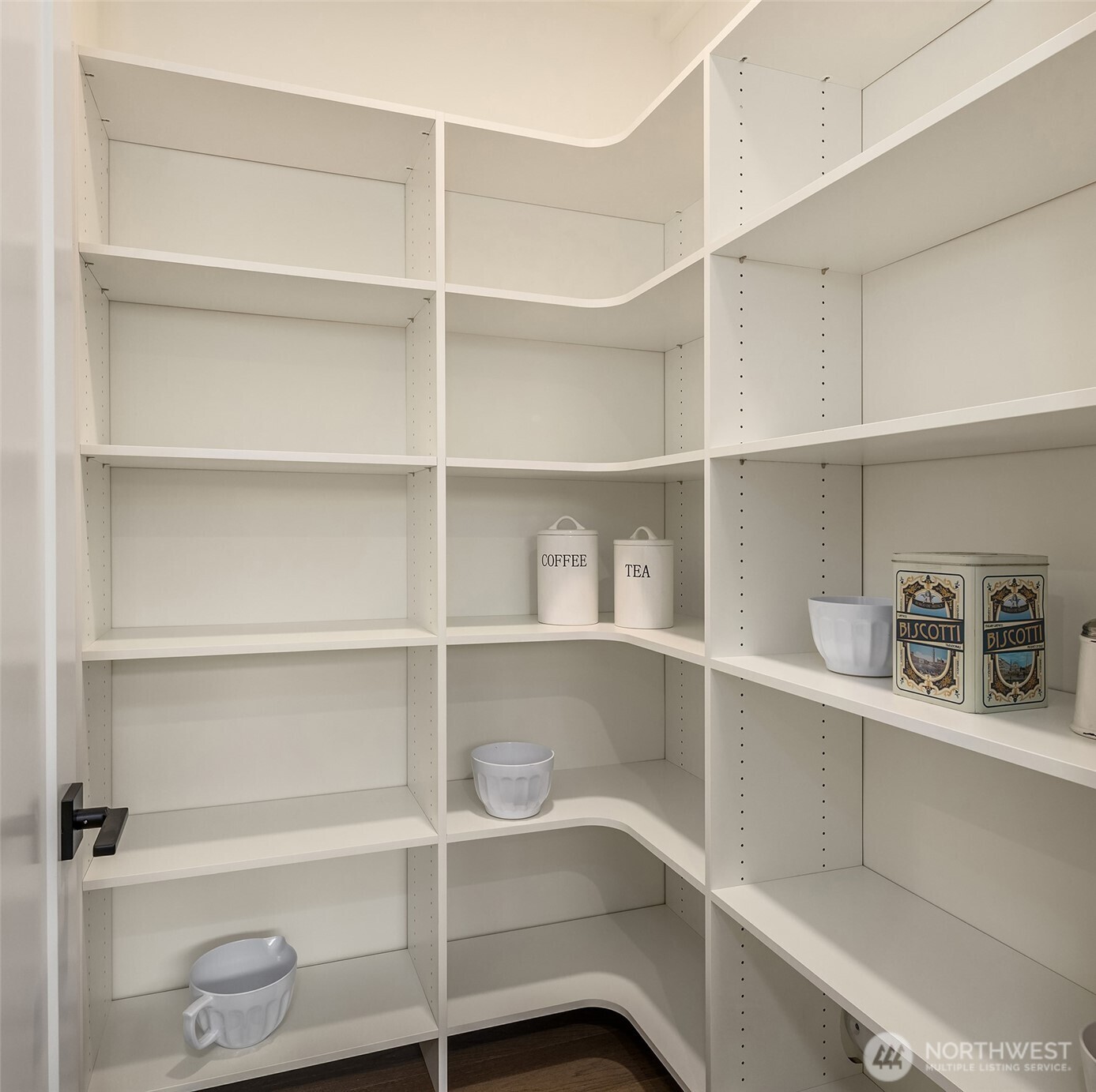 3814 Northeast 89th Street Seattle, WA 98115 - Photo 16 of 39