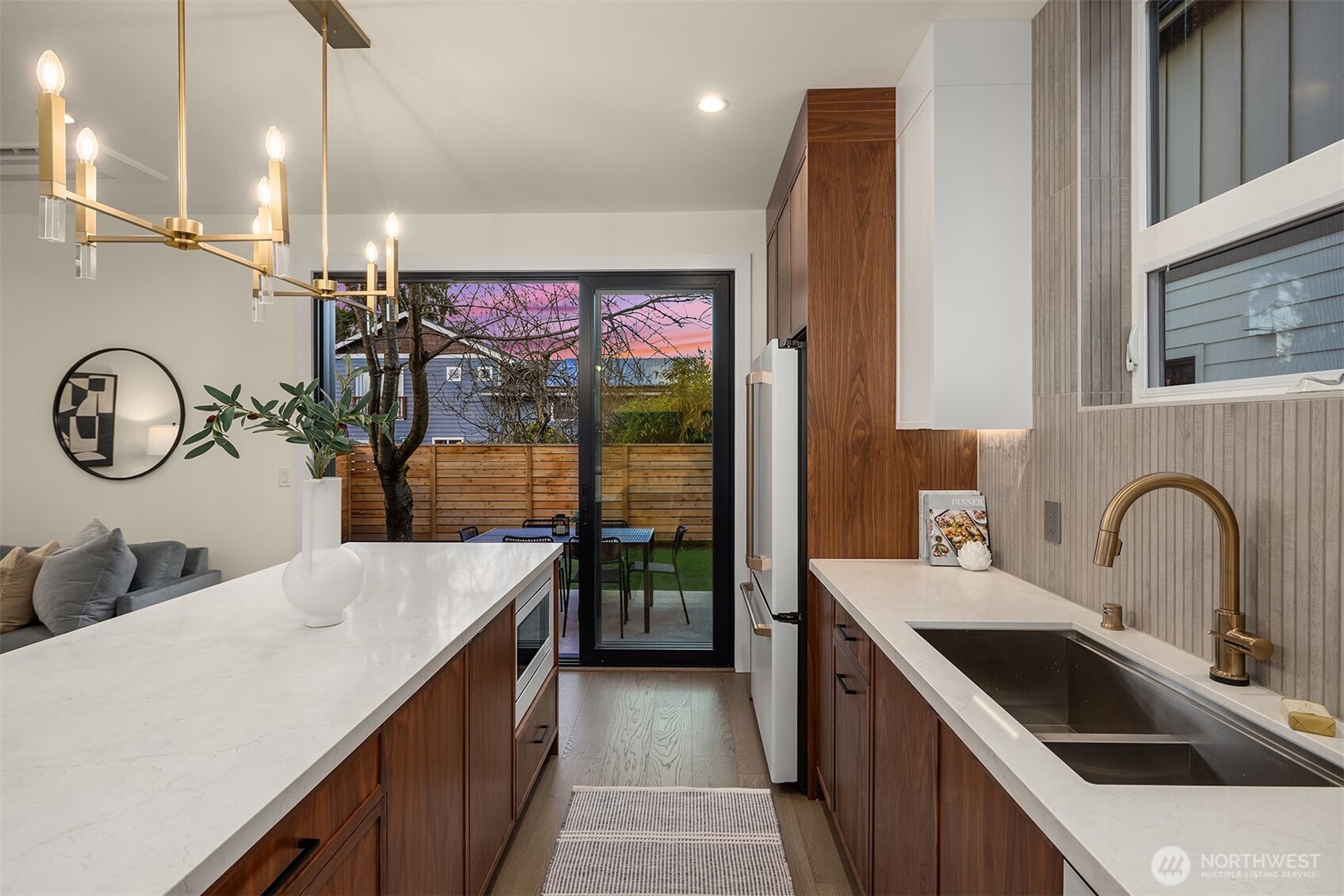 3814 Northeast 89th Street Seattle, WA 98115 - Photo 8 of 39