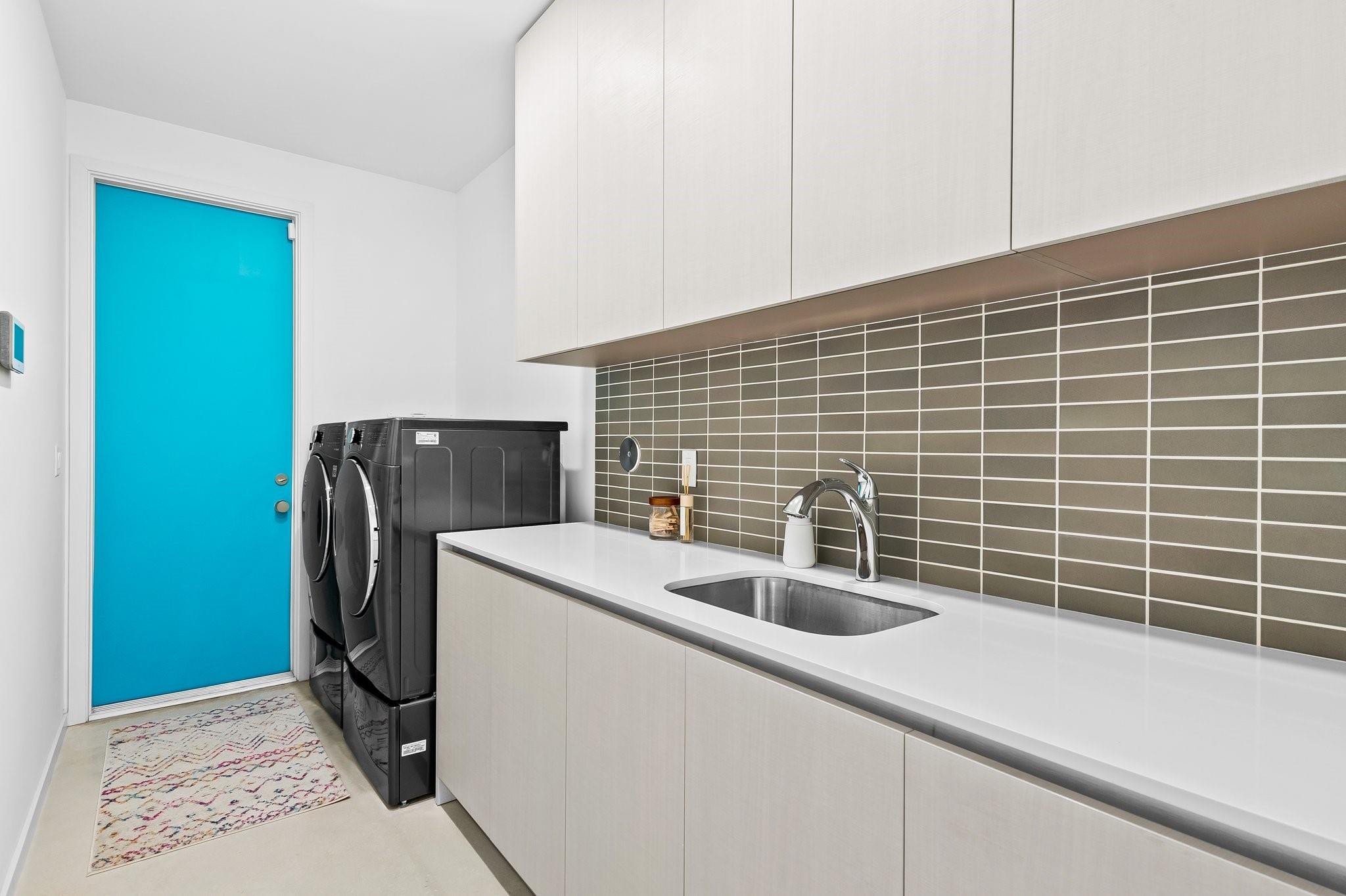 509 Curlew Road Delray Beach, FL 33444 - Photo 28 of 37 Laundry Room