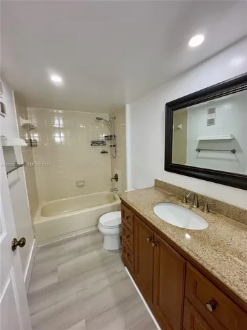 $2,550 | 1715 Whitehall Drive, Unit 201, Davie, FL 33324