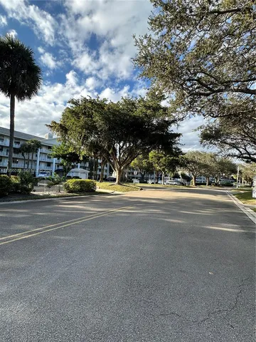 $2,550 | 1715 Whitehall Drive, Unit 201, Davie, FL 33324