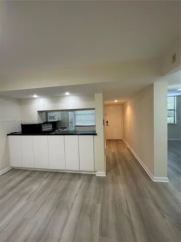 $2,550 | 1715 Whitehall Drive, Unit 201, Davie, FL 33324