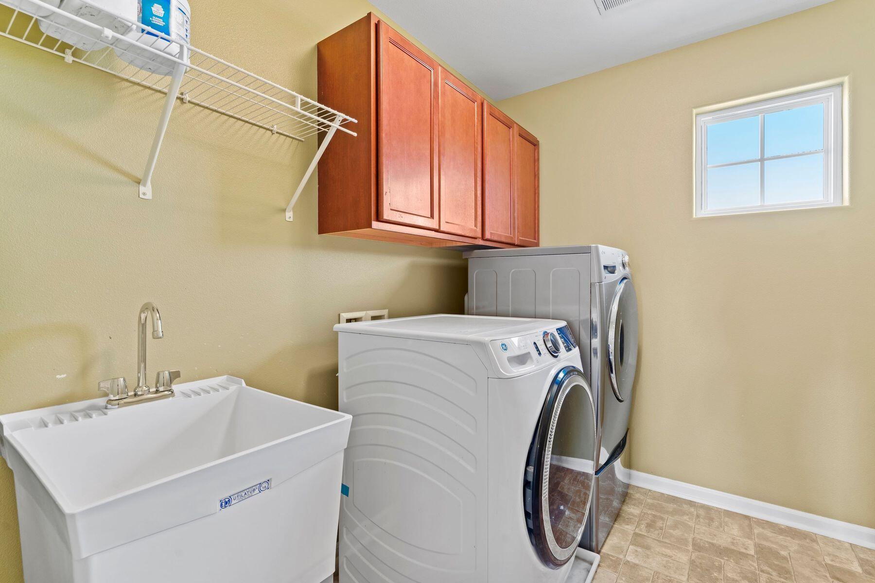 1866 River Lakes Road South Oconomowoc, WI 53066 - Photo 28 of 41 Upstairs Laundry