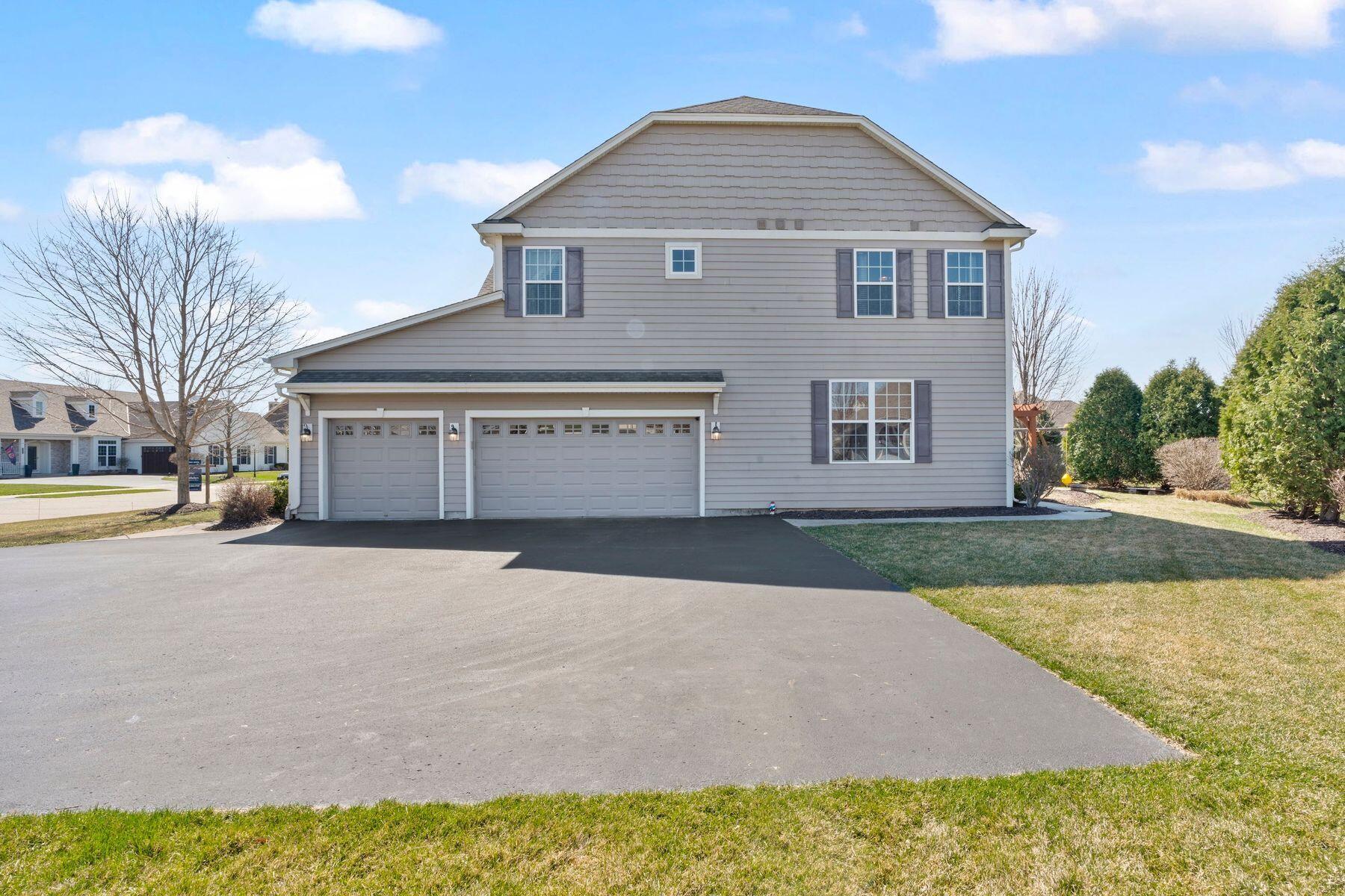 1866 River Lakes Road South Oconomowoc, WI 53066 - Photo 39 of 41 3.5 Car Garage