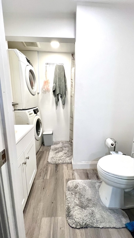 5 Flintlocke Road Franklin, MA 02038 - Photo 19 of 34 a bathroom with a sink toilet and mirror