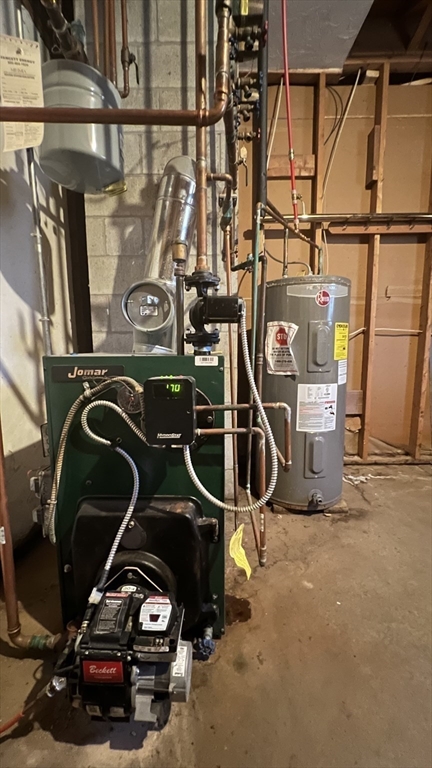 5 Flintlocke Road Franklin, MA 02038 - Photo 34 of 34 a room with gym equipment