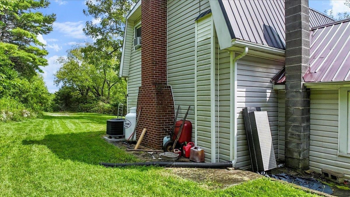 6325 Wilderness Road Dublin, VA 24084 - Photo 33 of 45 Gallery Image 33