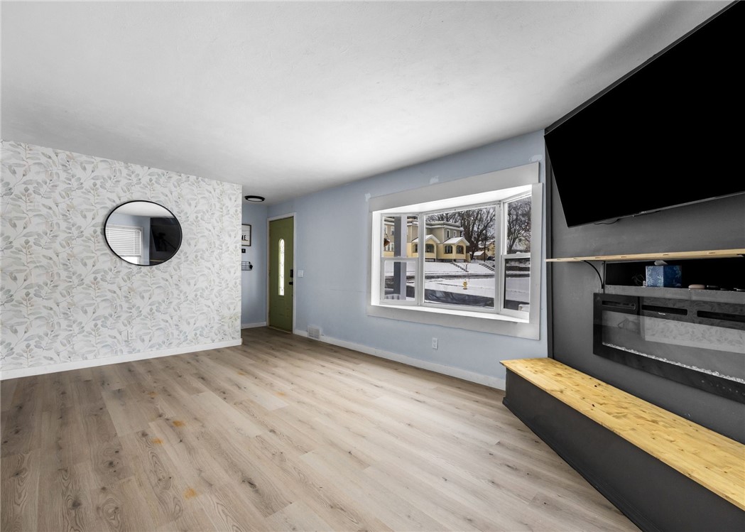 151 Harwick Road Irondequoit, NY 14609 - Photo 5 of 45