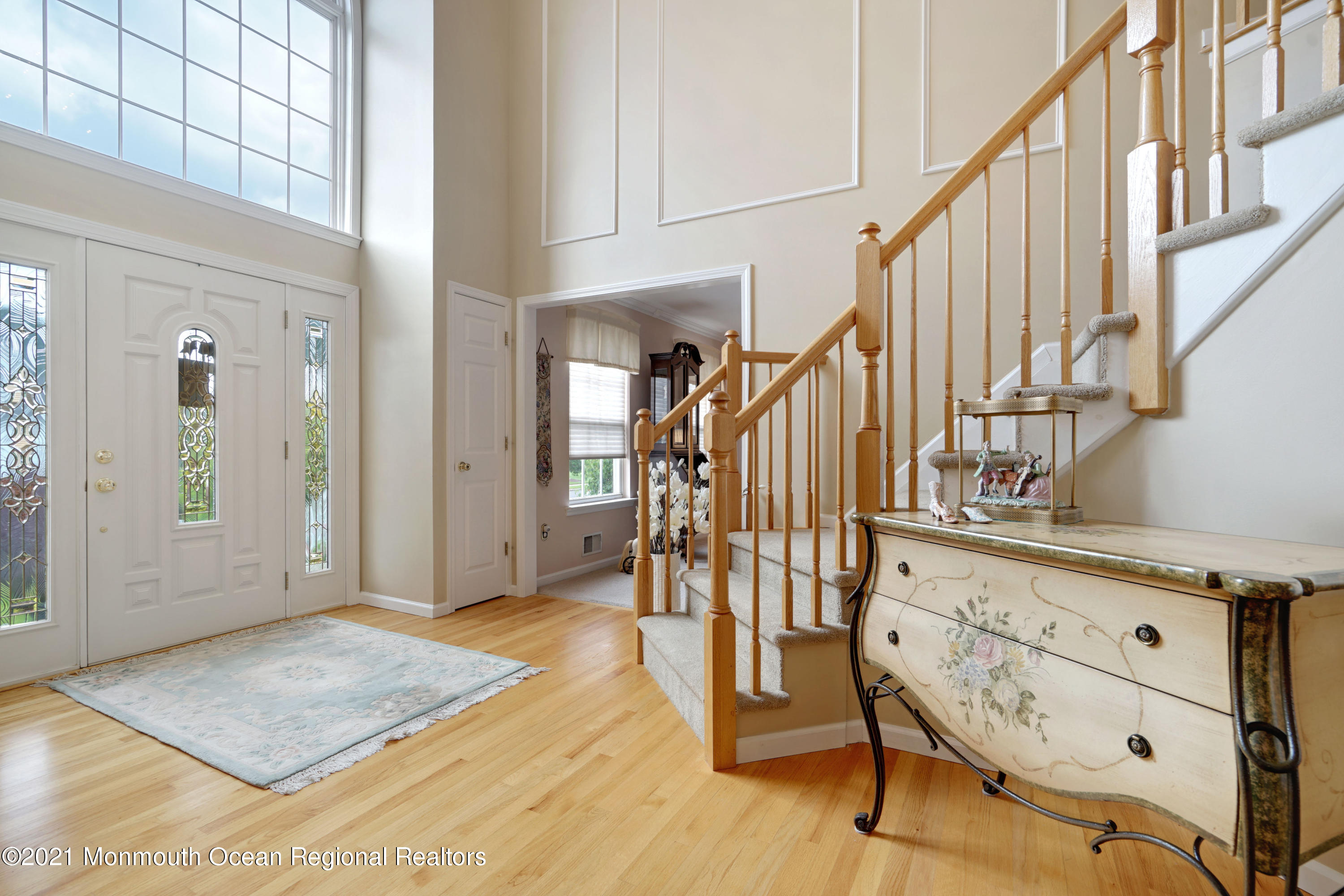 321 Meadowood Road Jackson, NJ 08527 - Photo 3 of 28 Foyer