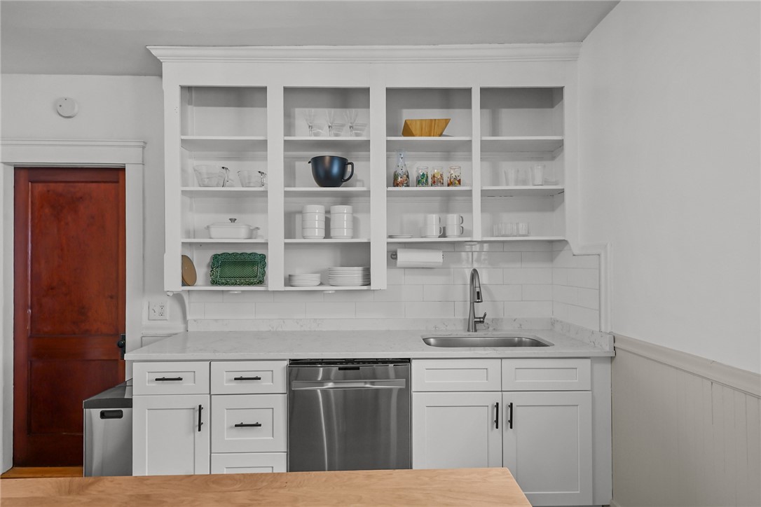 82 Lucille Street Providence, RI 02908 - Photo 23 of 50